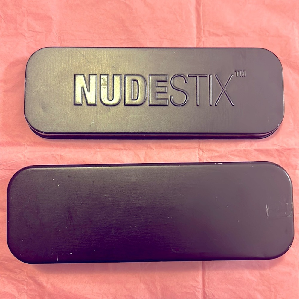 LAST CHANCE ✨NUDESTIX TIN